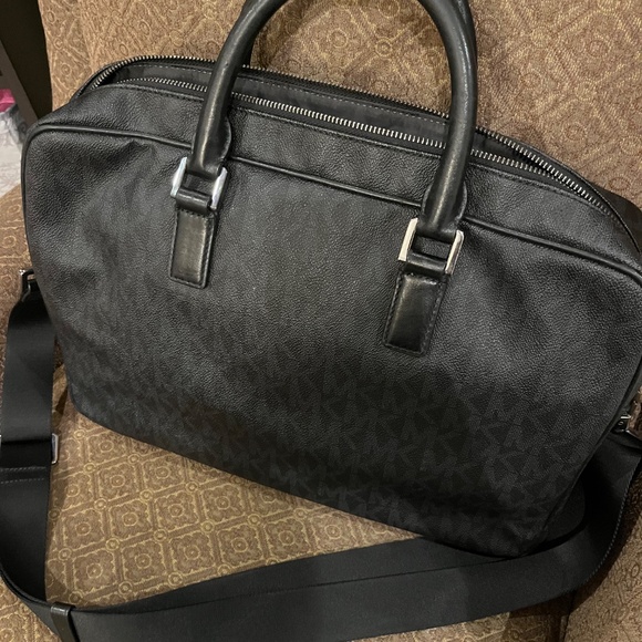 Michael Kors Black 15x11 laptop bag - Picture 3 of 3